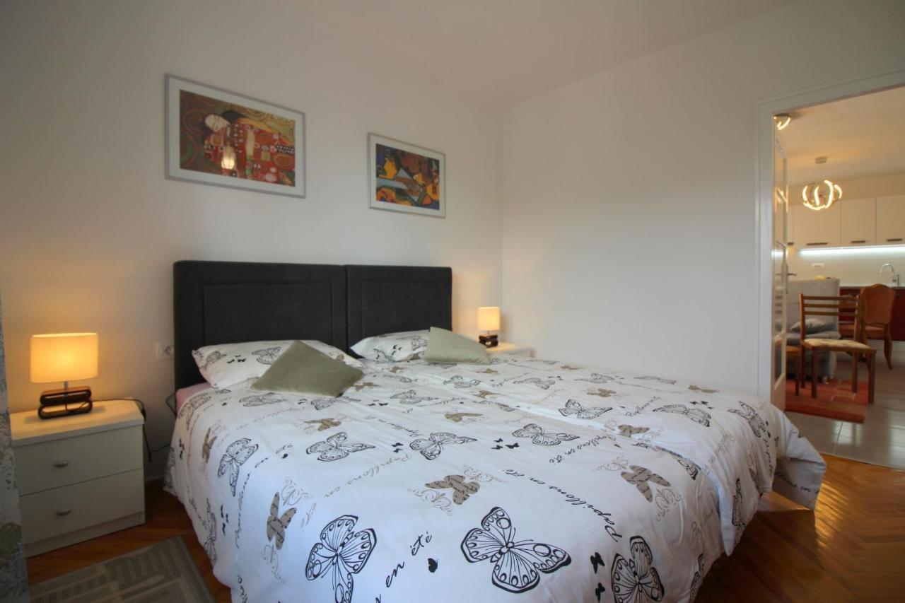 Apartment Agata In City Center 波雷奇 外观 照片
