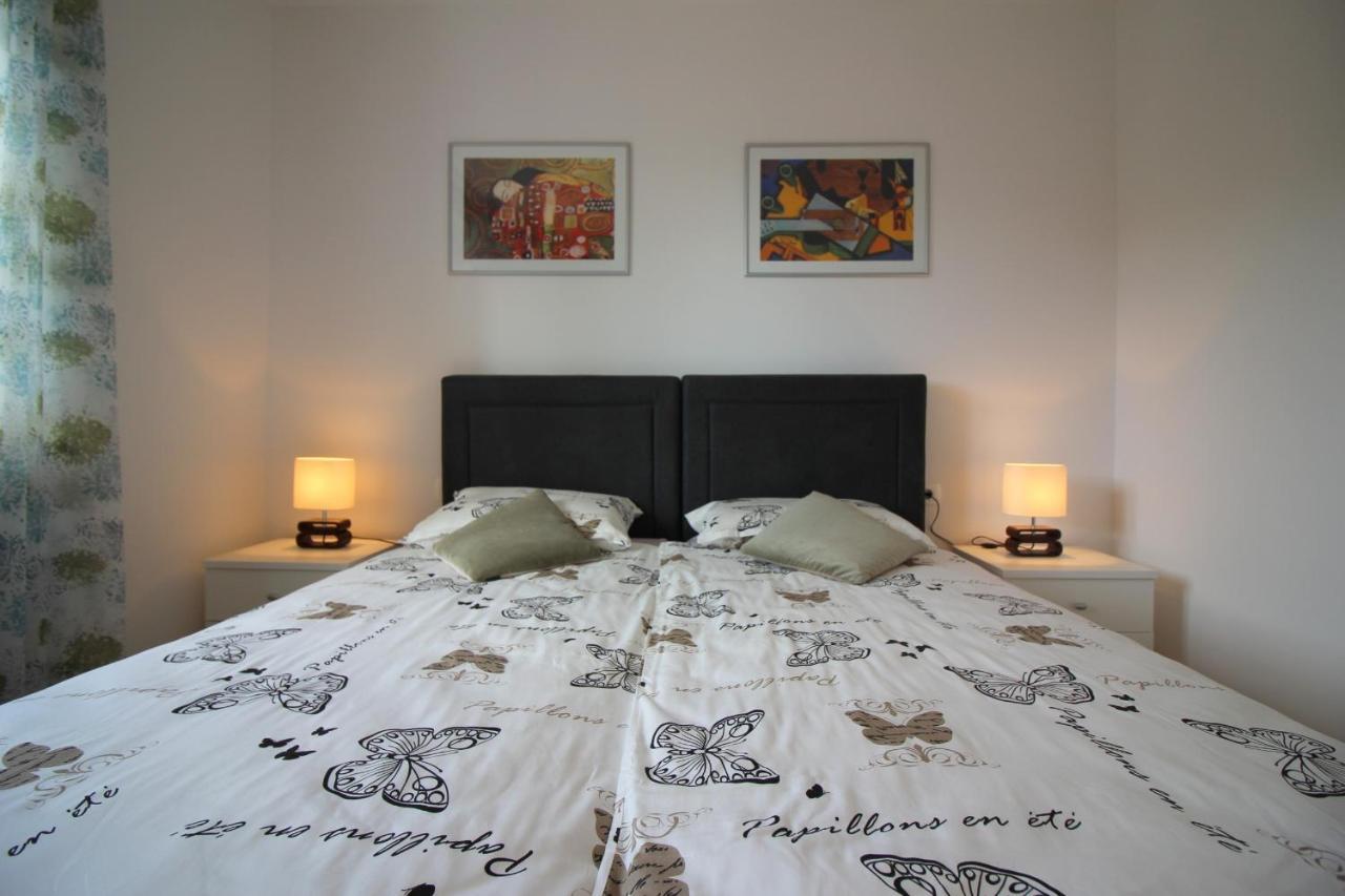 Apartment Agata In City Center 波雷奇 外观 照片