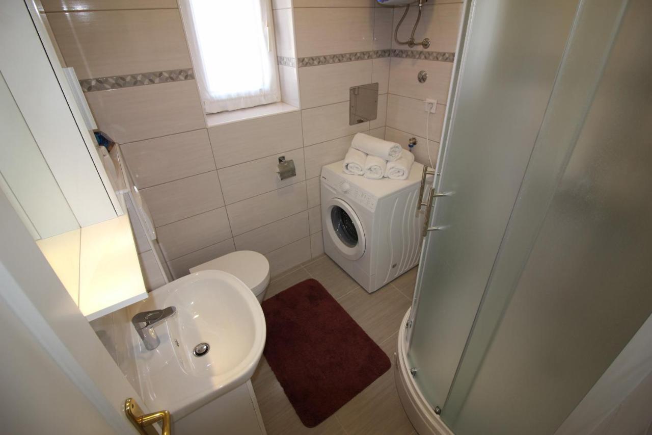 Apartment Agata In City Center 波雷奇 外观 照片