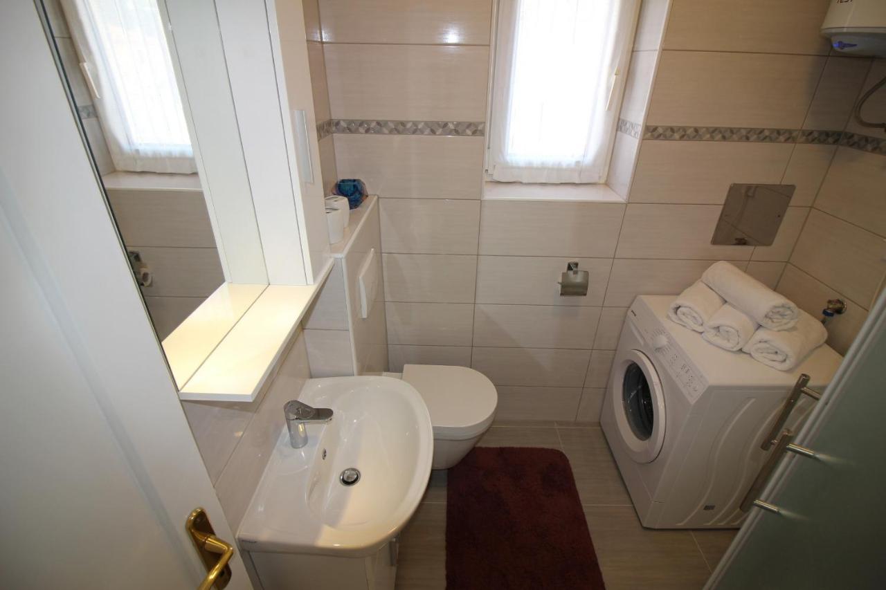 Apartment Agata In City Center 波雷奇 外观 照片